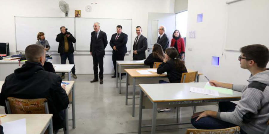 Υπουργός Παιδείας: "Ομαλά ξεκίνησαν οι εξετάσεις Α΄ τετραμήνου στην Α΄ Λυκείου'